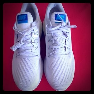 *BRAND NEW* NIKE ZOOM STRUCTURE 22 AA1636-007